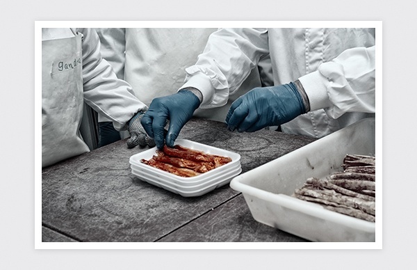 Sesión fotográfica taller de carnicería Cruz Roja Española